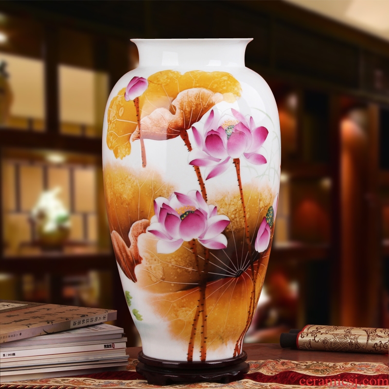 Famous works of hu, jingdezhen ceramics vase upscale gift porcelain hand - made famille rose the best of Hollywood east melon bottle