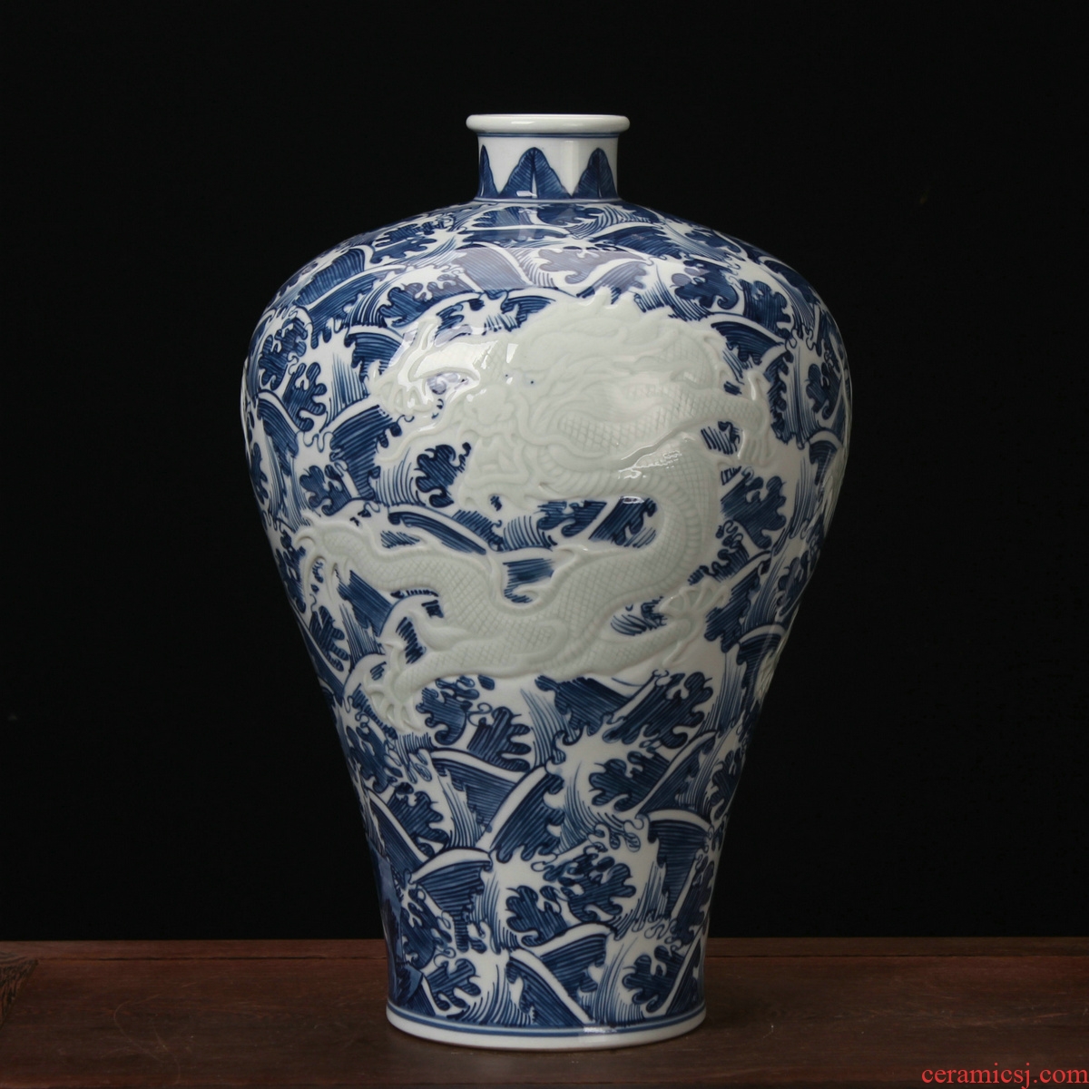 Jingdezhen is ceramic vase high - grade porcelain carving hand - made tenglong vase was the study of Chinese style household furnishing articles