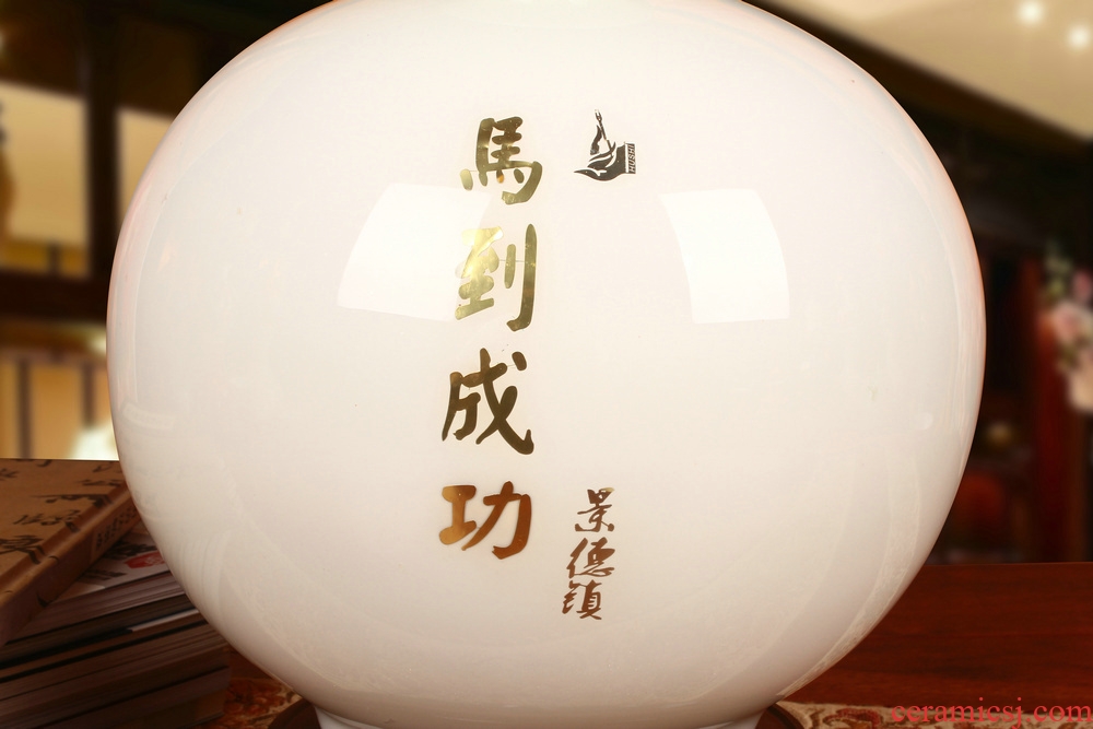Jingdezhen ceramics vase golden straw success vase modern high - grade Chinese style household furnishing articles