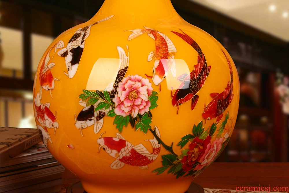 Jingdezhen high - grade straw yellow vase vase modern Chinese style household adornment is placed more than fish every year