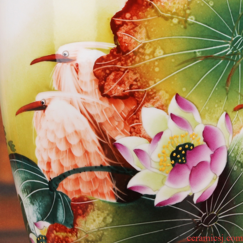 Famous hu, jingdezhen ceramics vase upscale gift hand famille rose porcelain lotus egrets vase