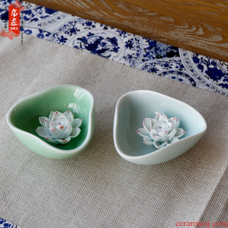 Jingdezhen ceramic aromatherapy censer furnishing articles manually shadow blue flower adornment triangle joss stick creative decoration