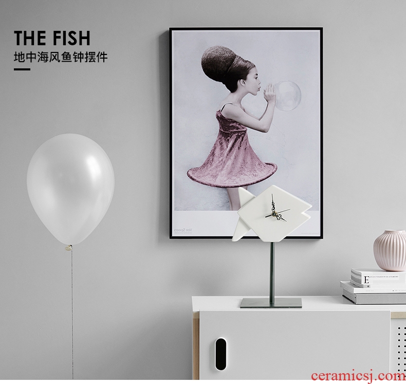 Sea wind clock contracted geometric fish furnishing articles between sitting room TV cabinet example Nordic soft adornment, ceramic decoration