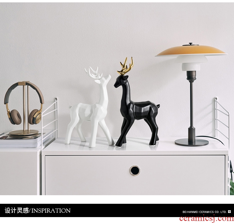 Nordic contracted ceramic art of creative home furnishing articles sitting room adornment marriage birthday gift decoration picking deer