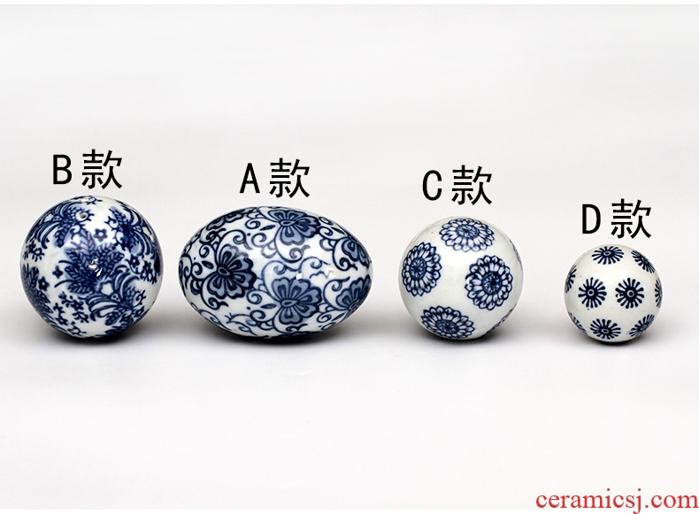 Jingdezhen blue and white porcelain hand - made water can float ball between example ceramic decoration household act the role ofing is tasted furnishing articles