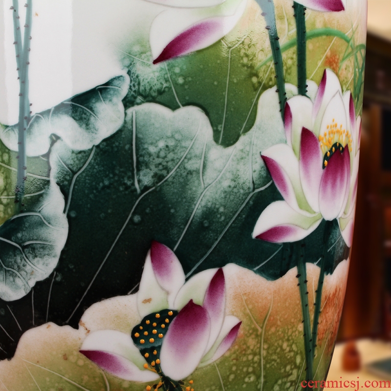 Famous hu, jingdezhen ceramics vase upscale gift hand famille rose porcelain lotus east gourd bottle