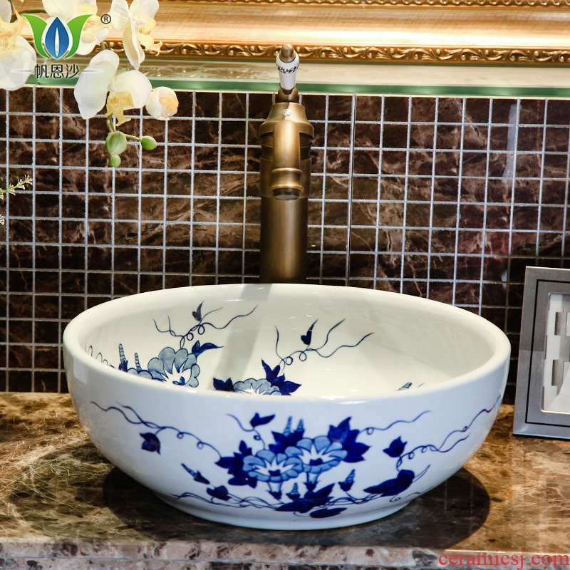 On the blue and white porcelain basin bowl sink basin lavatory toilet Chinese style household ceramics art
