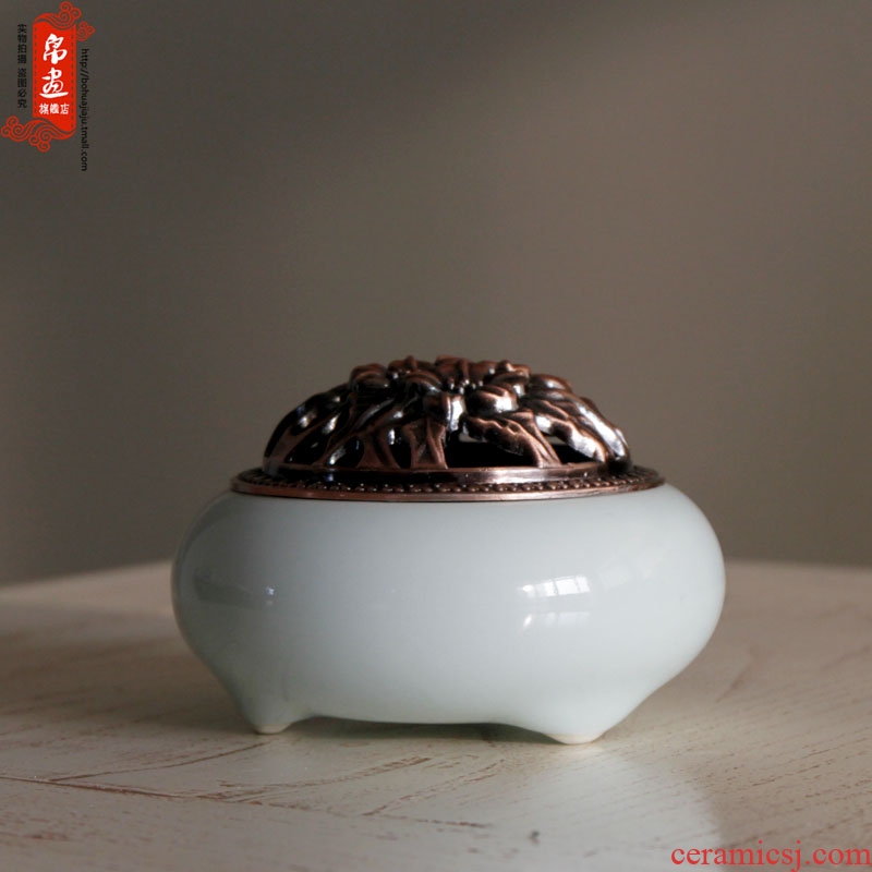 Jingdezhen ceramic incense buner furnishing articles three - legged archaize home sitting room fragrant heavy tower of sandalwood incense seat teahouse adornment