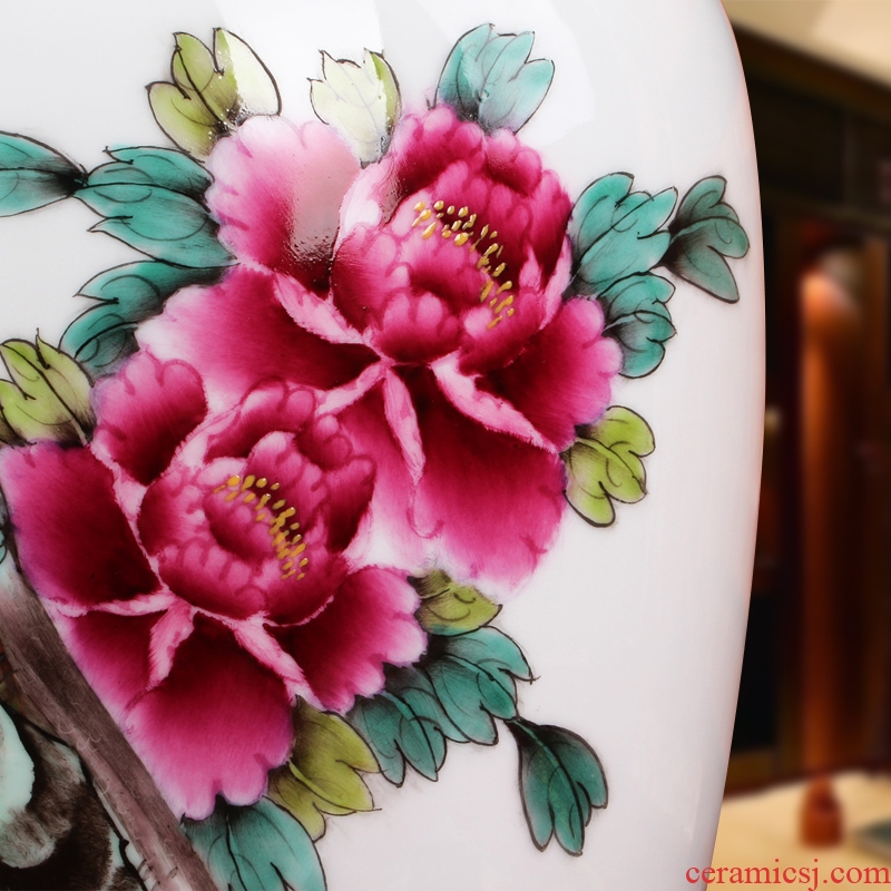 Famous Xia Guoan high - grade gift porcelain vase hand - made works of jingdezhen ceramics powder enamel peony bottle