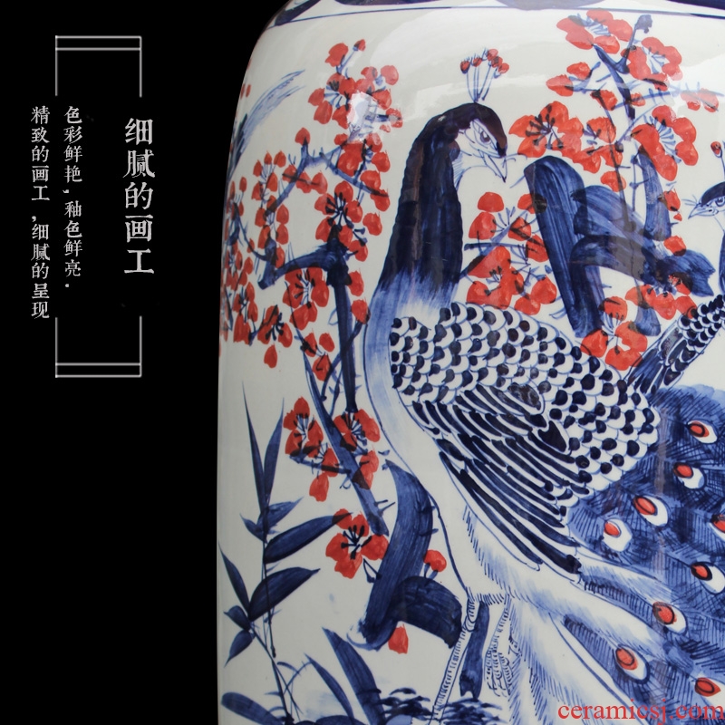 Jingdezhen ceramics of large blue and white youligong peacock vase hand - made porcelain vase sitting room adornment is placed