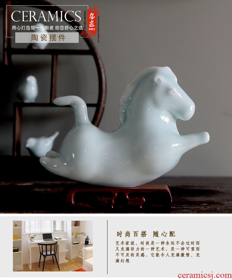 The family decorates a small place, jingdezhen ceramic horse ins creative contracted lovely adornment desktop gifts of new Chinese style