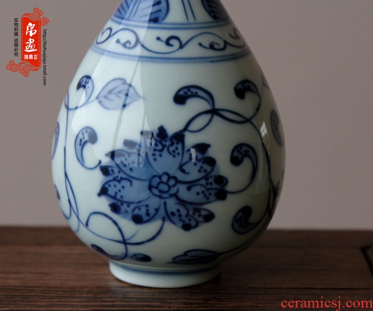 Jingdezhen blue and white porcelain vase furnishing articles ceramic living room flowers water raise flower arranging classical decoration mini small expressions using