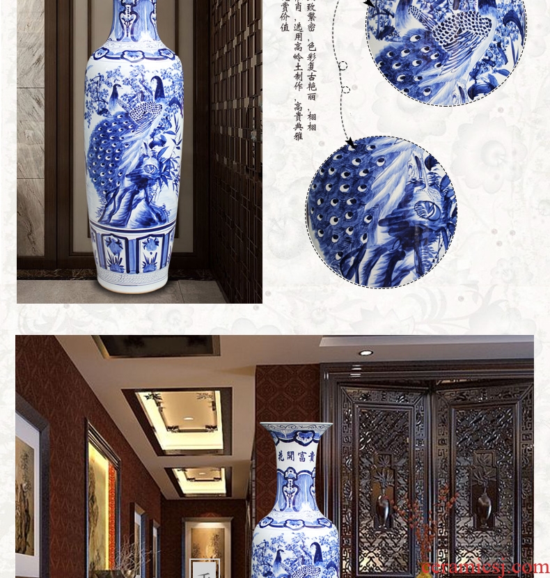 Jingdezhen ceramics hand - made peacock figure of large vase hotel opening gifts sitting room adornment is placed