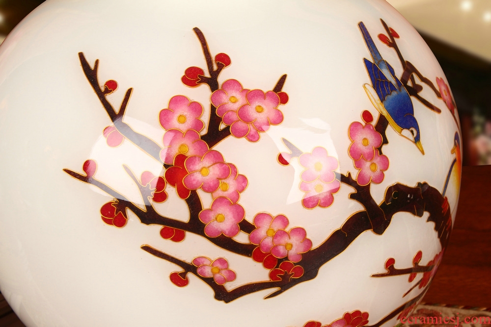 Jingdezhen ceramics beaming white vase vogue to live in high - grade gold straw handicraft furnishing articles
