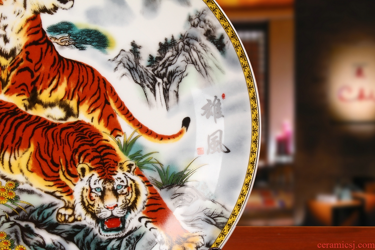 Jingdezhen ceramics powder enamel tiger pan hang dish his Chinese style classical decoration home furnishing articles