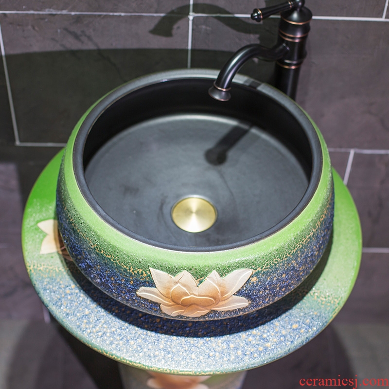 The sink basin of pillar type washs a face ceramic simple column is suing toilet one floor balcony sink basin