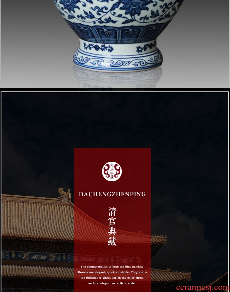 Jingdezhen porcelain vases, antique hand - made classical Chinese style household bound branch lines of blue and white porcelain vase furnishing articles
