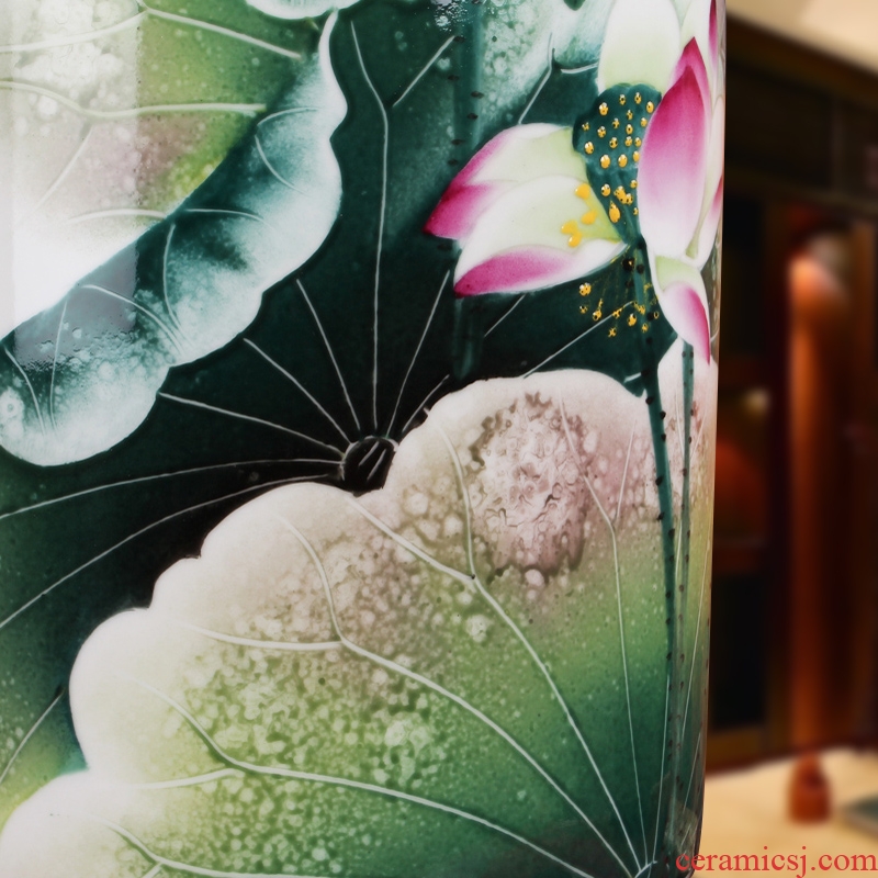 Famous hu, jingdezhen ceramics vase upscale gift hand famille rose porcelain lotus rhyme quiver vase