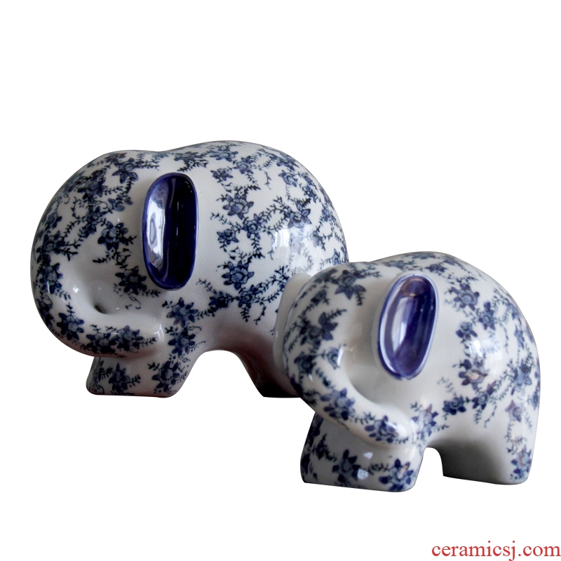 Ceramic elephant is placed a pair of Chinese style decoration creative home sitting room TV ark, auspicious of blue and white porcelain arts and crafts
