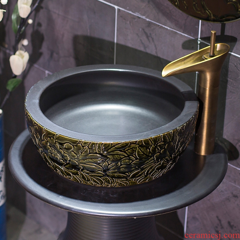 Independent ceramic lavatory basin one balcony sink is suing balcony sink ground ceramic basin of the post
