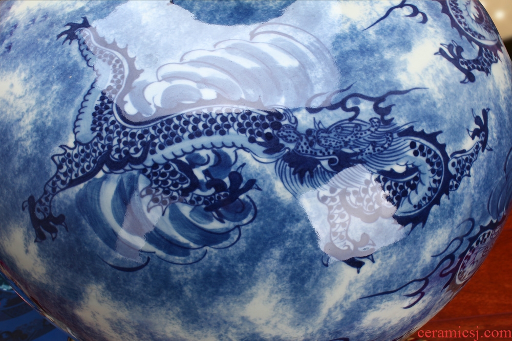 Jingdezhen ceramics high - grade hand - made all xiangyun longteng universally celestial Chinese vase of blue and white porcelain collection