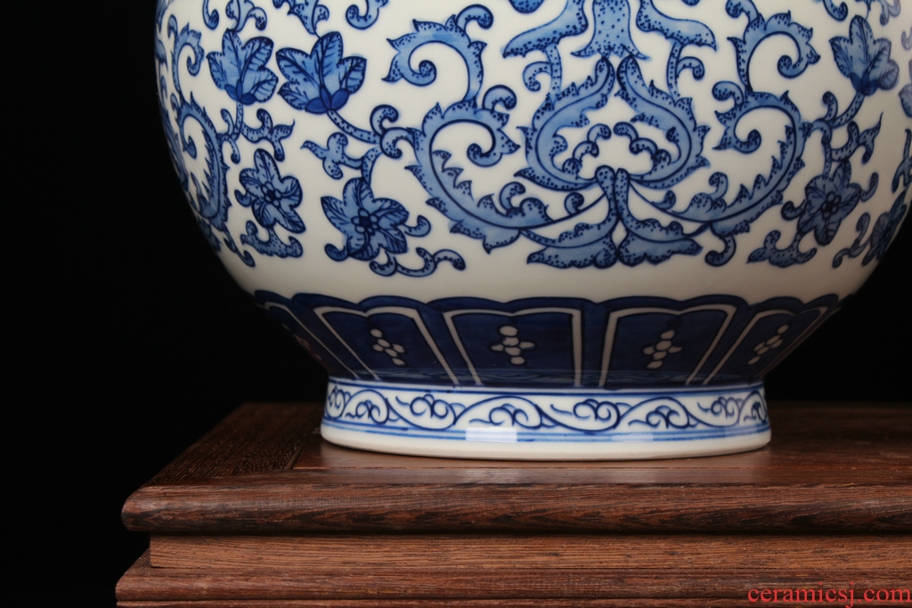 Jingdezhen ceramics hand - made bound branch ears lion shell vase Chinese style classical decoration home crafts