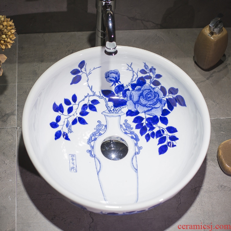On the Europe type restoring ancient ways of blue and white porcelain basin round ceramic lavatory toilet stage basin, art basin On the sink