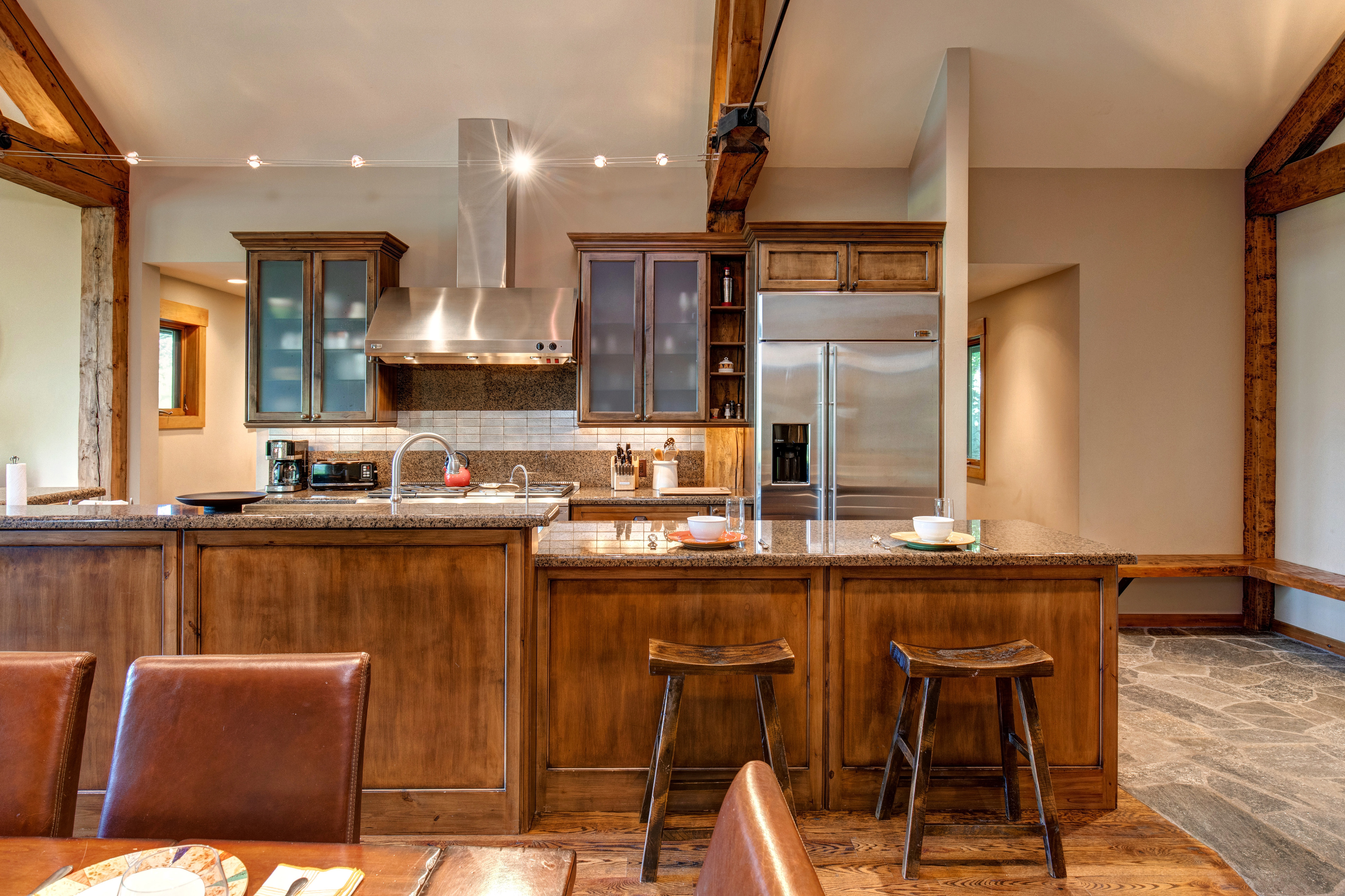 Abode Luxury Rentals Jackson Hole Teton Manor Interior Kitchen Dining 3 Jackson Hole Lodging Abode Jackson Hole