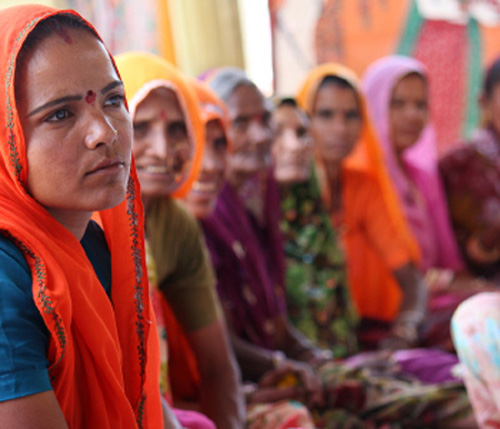 Mulheres e crianças na Índia. Foto: Banco Mundial/Curt Carnemark