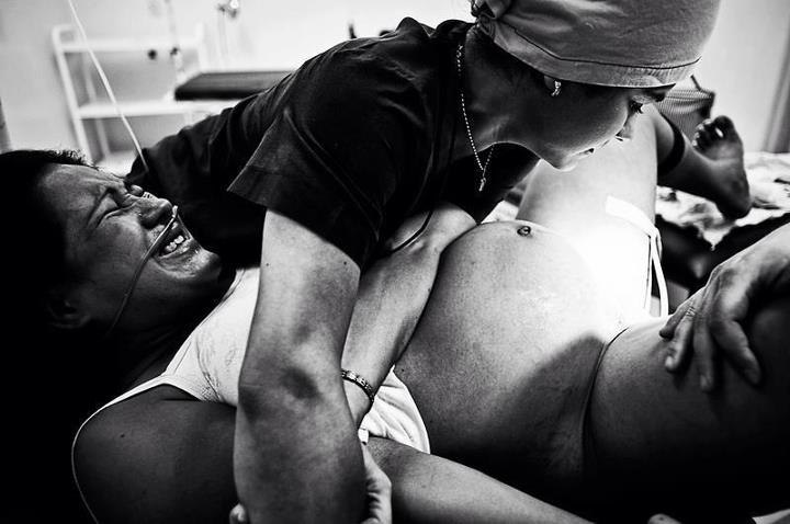 violencia-pressionar-barriga