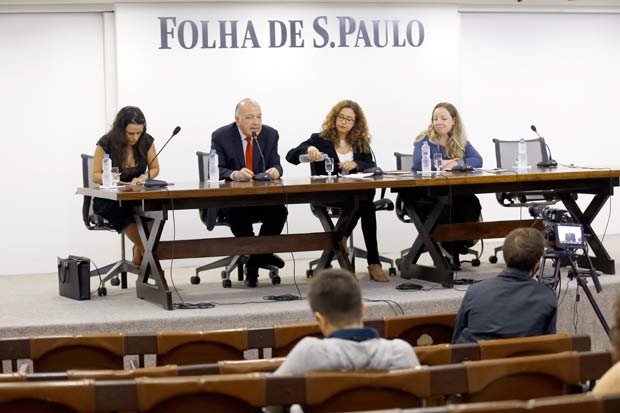 Debate Folha de SPaulo_mesa