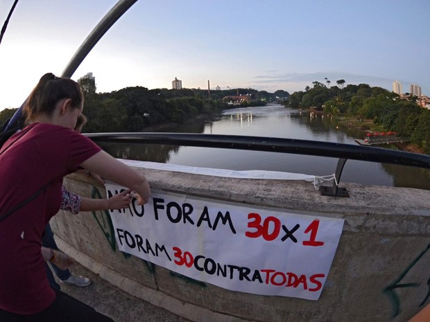 ato_faixa_estuprocoletivo_RJ / Foto: Maurício Gil para o G1