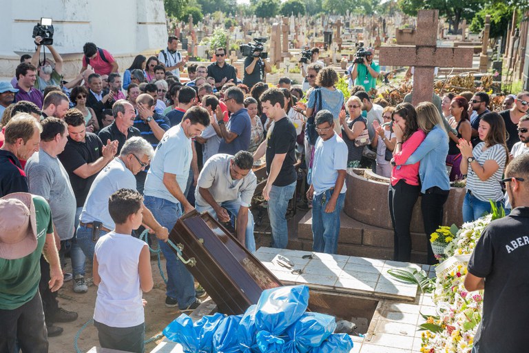 chacinacampinas_enterro_cartacapital