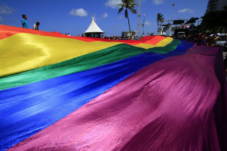 Bandeira LGBT homofobia