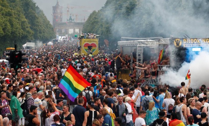 GERMANY-LGBT_-GCQ3B4T3R.1.jpg.pagespeed.ic.OK8xNEJCmI