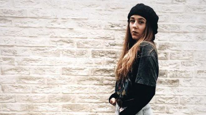 gina-martin-upskiting