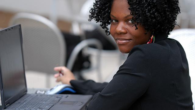 mulher-negra-trabalho