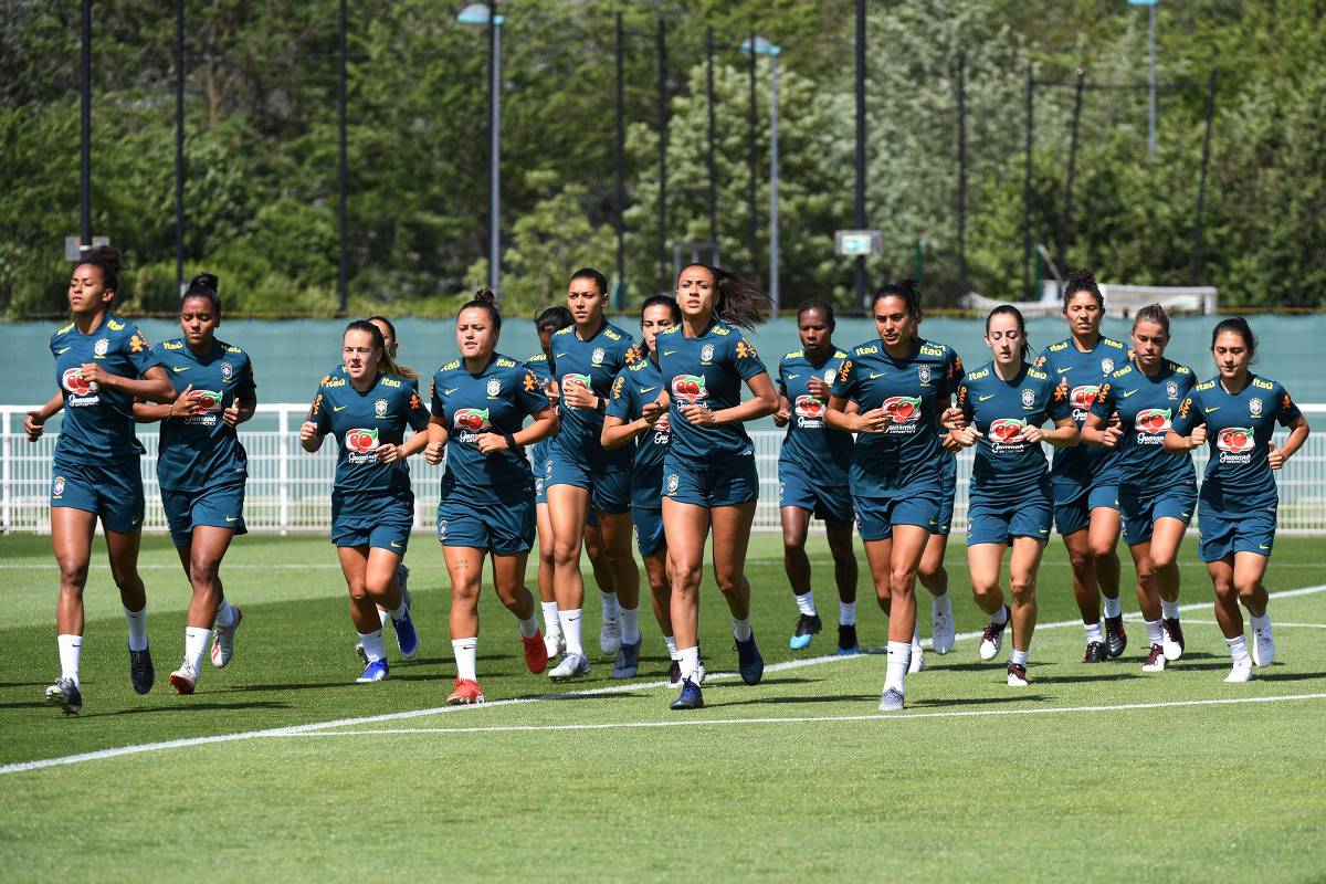 treino-selecao-feminina-futebol-2019