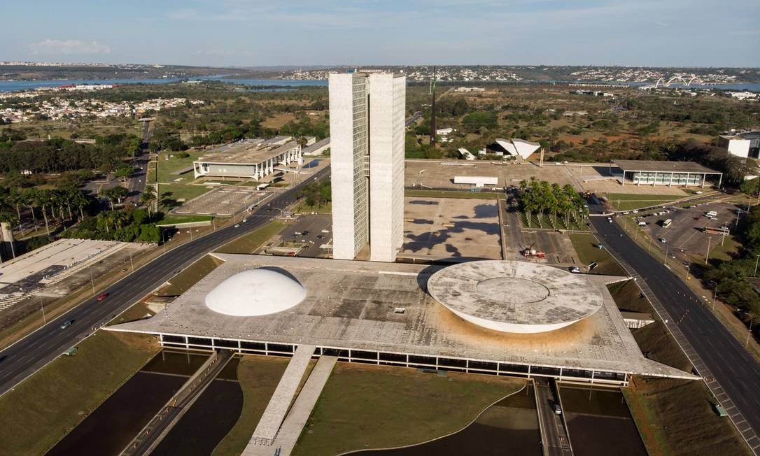 x79041427_BRASILIA25-09-2018-Ensaio-de-Drone-em-Brasilia-PALACIO-DO-PLANALTO-E-PRACA-DOS-TRES-PODE.jpg.pagespeed.ic.86WVZOZI3g