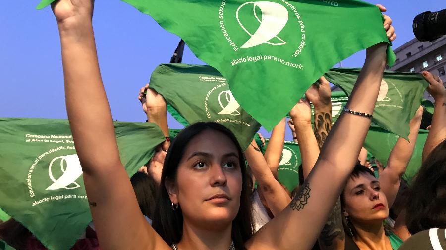 mulheres-fazem-manifestacao-na-argentina-pro-aborto-1582210083814_v2_900x506