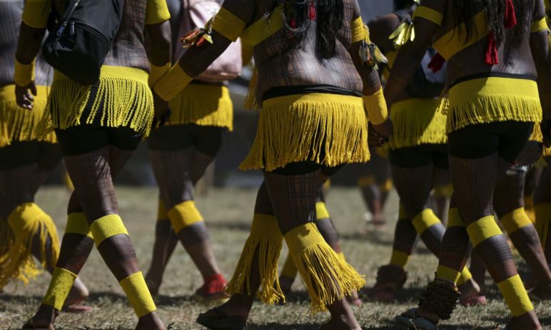 3ª Marcha das Mulheres Indígenas, que em 2023 tem como temática “Mulheres Biomas em Defesa da Biodiversidade pelas Raízes Ancestrais”. Foto: Marcelo Camargo/Agência Brasil