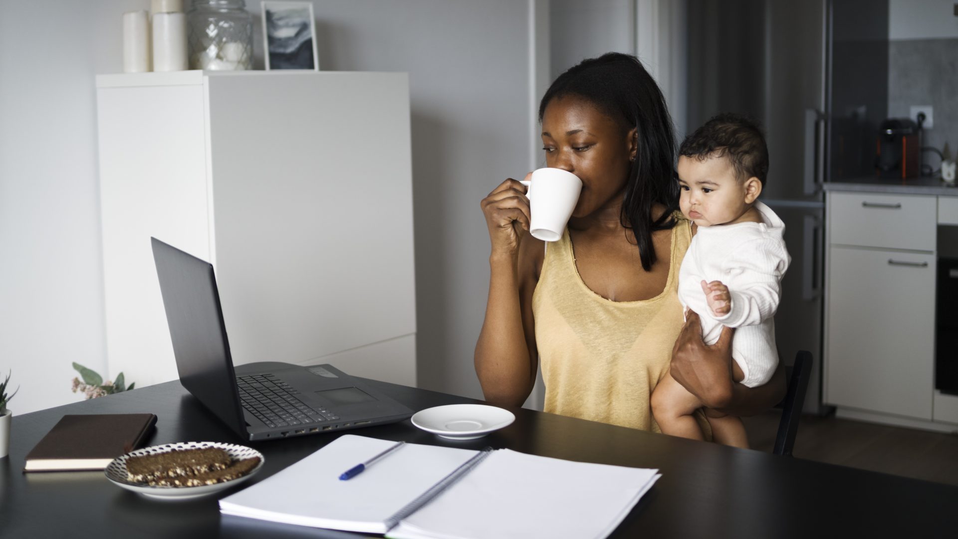 mother-spending-time-with-her-beloved-child