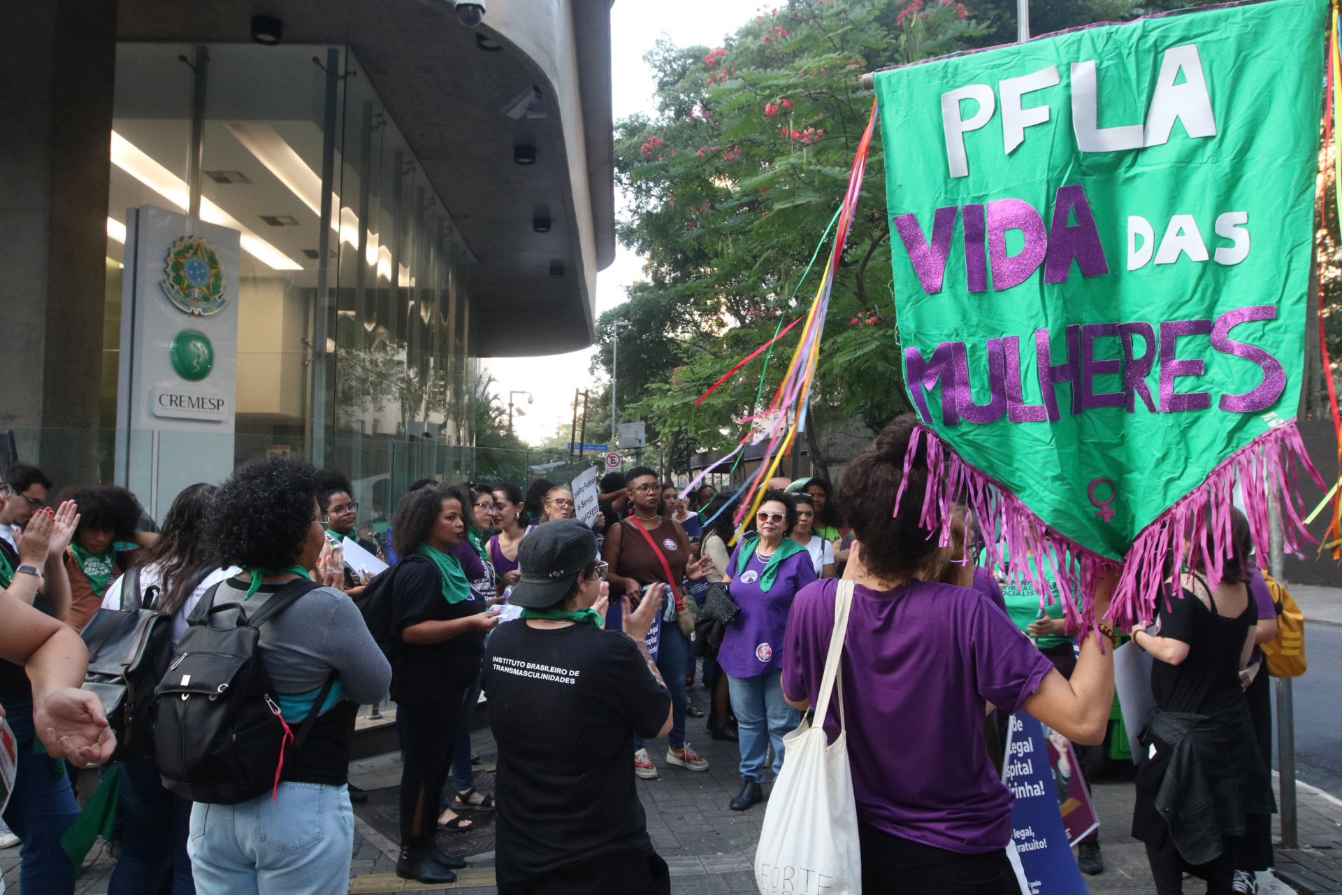 Ato em defesa dos serviços de aborto legal