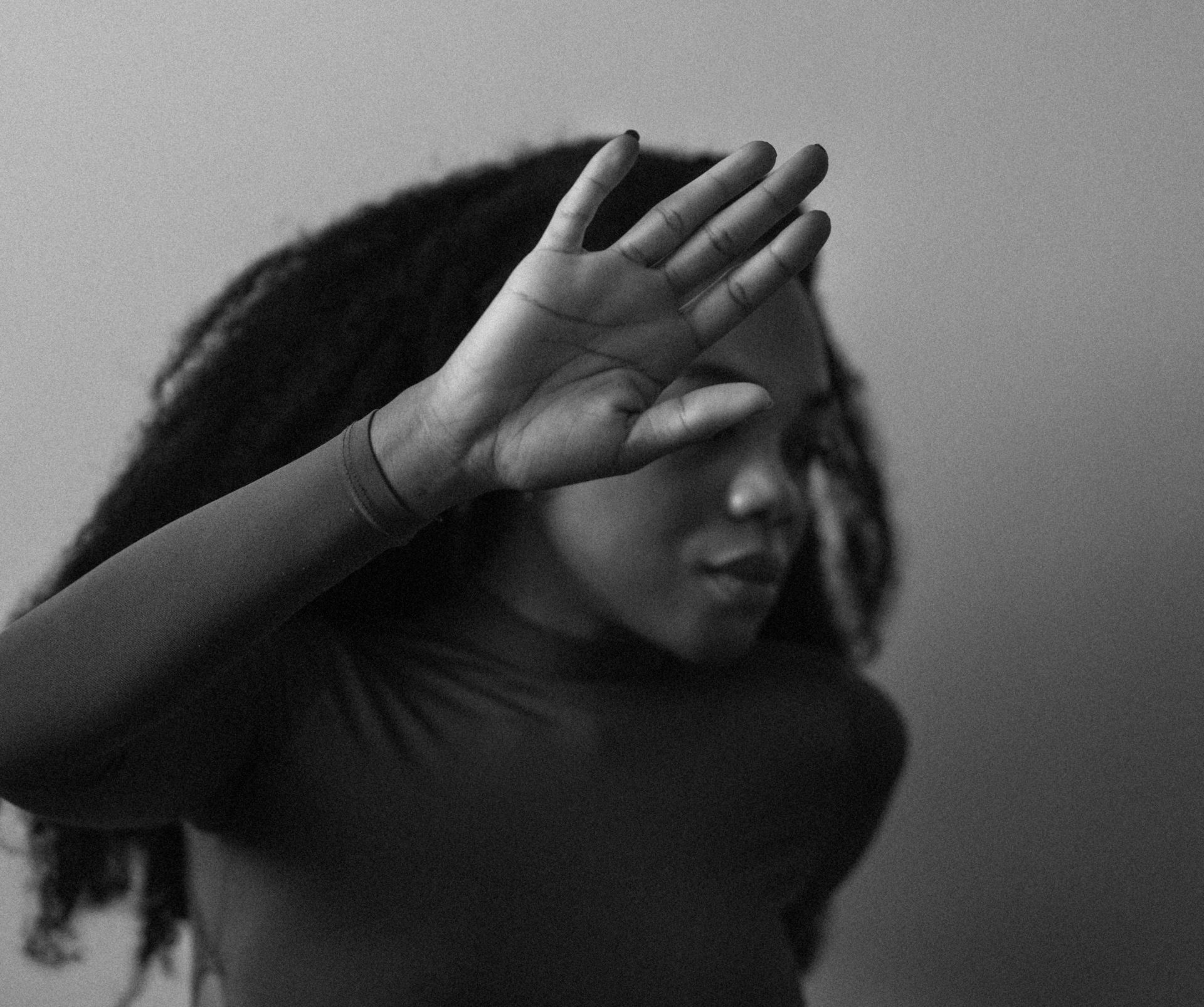 front-view-beautiful-woman-posing-indoors