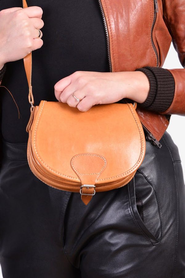 Vintage tan brown leather saddle bag