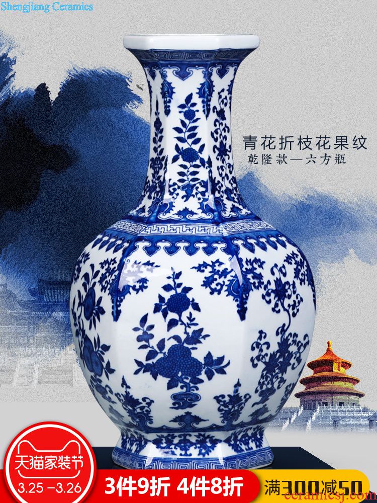 Jingdezhen ceramics hand-painted vase peony mei bottles of antique Chinese blue and white porcelain is a sitting room adornment flower arranging furnishing articles