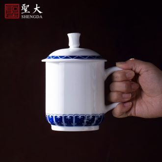 Holy big office cup hand-painted ceramics jingdezhen blue and white porcelain lotus valve handle cup manual with cover cup tea tea cup