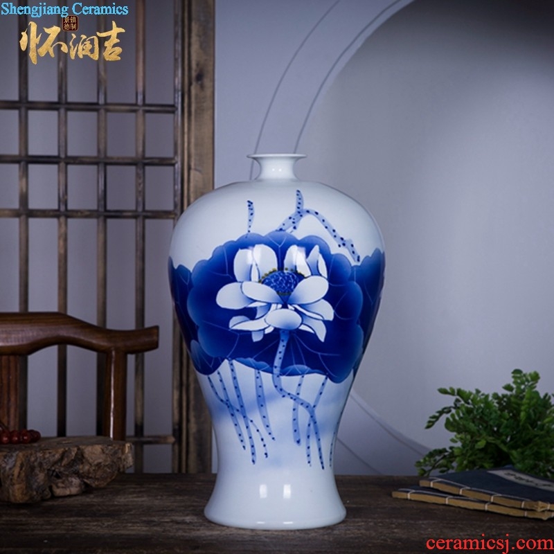 Jingdezhen ceramics vase furnishing articles flower arranging new sitting room of Chinese style household wine antique porcelain decoration process