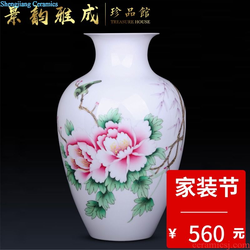 Jingdezhen ceramic hand-painted plum flower decoration vase furnishing articles of Chinese style living room TV cabinet process furnishings porcelain