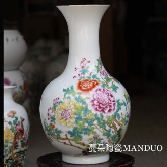 Jingdezhen carve patterns or designs on woodwork flowers 4 cm tall flowers carved flower vase stereo porcelain vase planting flowers